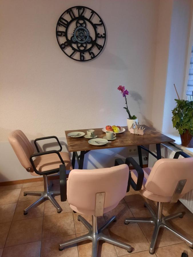 Urlaub Im Friseursalon Appartement Sebnitz Buitenkant foto